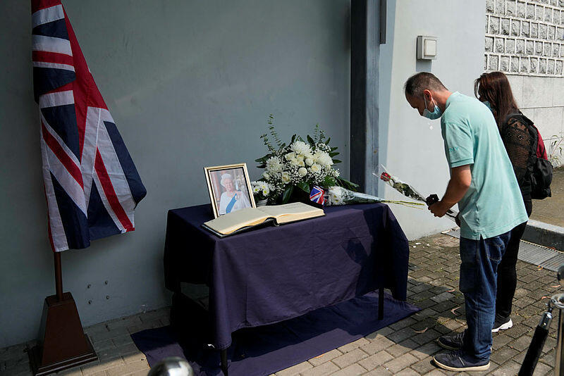 שגרירות בריטניה בפיליפינים לאחר מותה של המלכה אליזבת