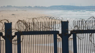 מטווח 24 בסיס הניסויים שנושק ל חוף הים העירוני של ראשון לציון