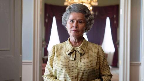 אימלדה סטונטון, המלכה אליזבת בסדרה הכתר עונה 5, צילום: Netflix