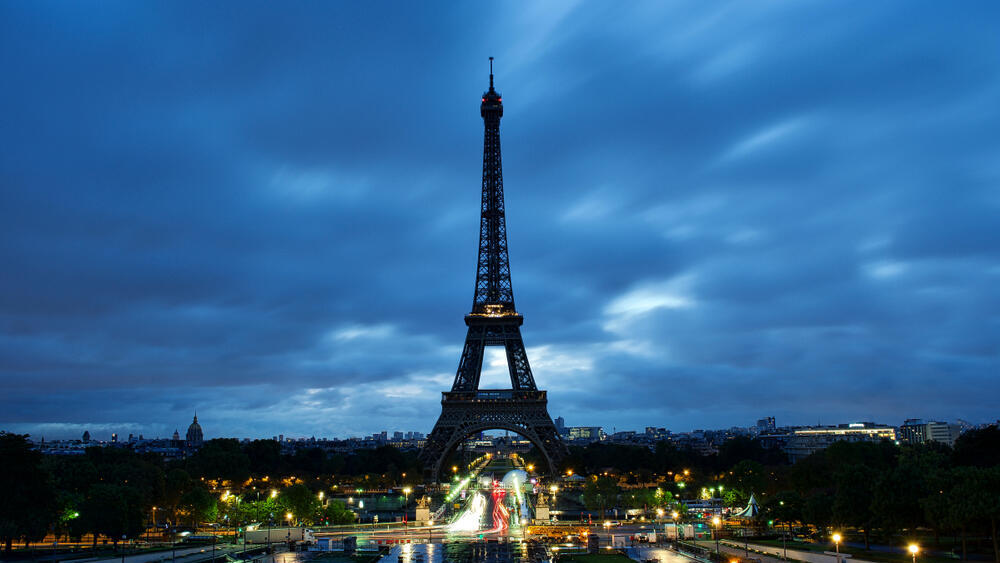 מגדל אייפל ב פריז בערב