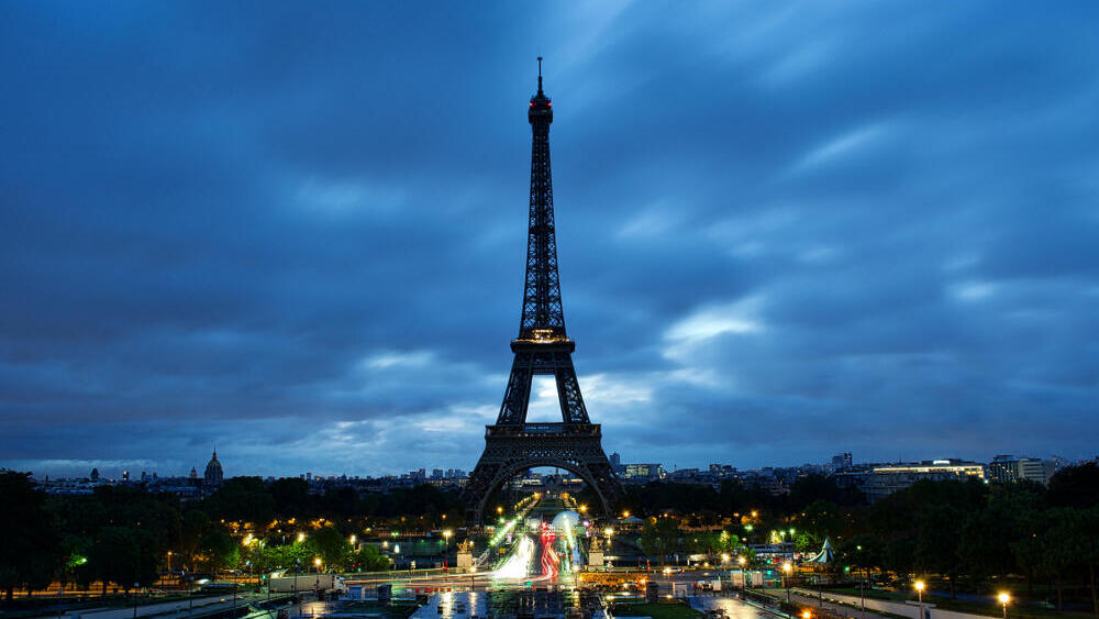 מגדל אייפל ב פריז בערב