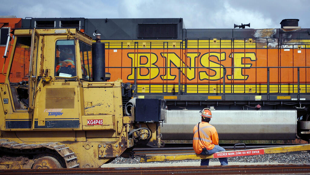 ממשל ביידן במרוץ למנוע שביתת רכבות מטען ארצית