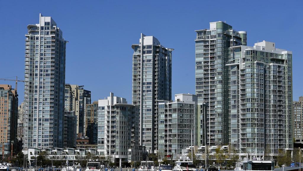 קנדה מאריכה בשנתיים את האיסור על זרים לרכוש דיור