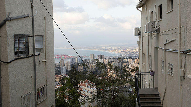 בכמה נמכרה דירת 4 חדרים בשכונת אחוזה בחיפה?