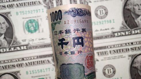 נסיגה בשקל, הדולר ב-3.78 שקלים; הלחץ ביפן גובר: המטבע יורד מתחת ל-155 ין לדולר