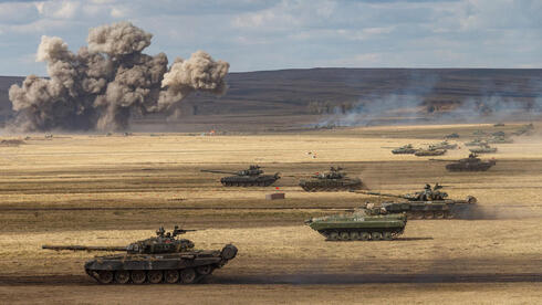 צוות קרב רוסי שכולל טנקים ונגמ"שים. ראית כזה? הוא מתקדם לעברך? יש לי חדשות רעות, צילום:   mil.ru
