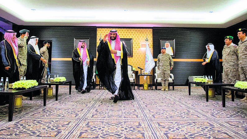 הנסיך הסעודי מוחמד בן סלמאן במטה משרד ההגנה ב ג'דה בשבוע שעבר