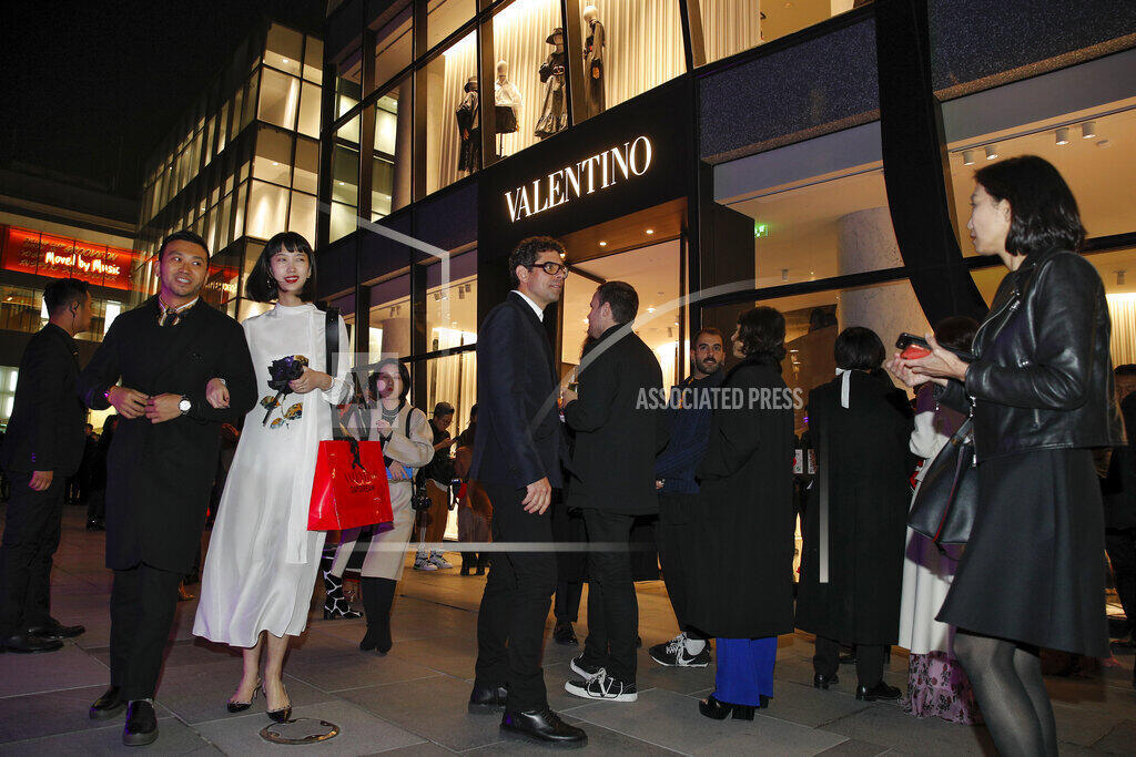 חנות של בית האופנה האיטלקי ולנטינו בסין