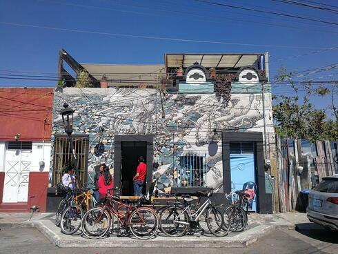 בית קפה בקולוניה אמריקנה, גואדלחרה, מקסיקו. השכונה הקולית בעולם, צילום: Caligari Café