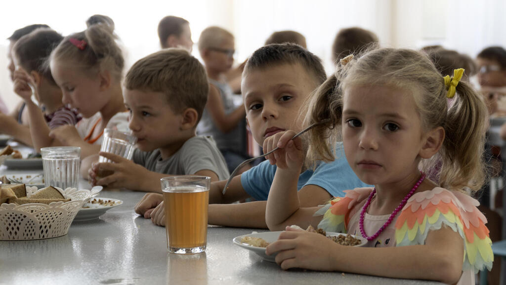 יתומי המלחמה נחטפים לרוסיה. אוקראינה: &quot;8,000 ילדים גורשו והועברו לאימוץ&quot;