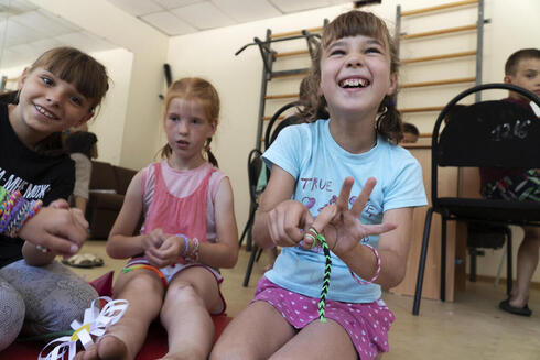 לטענת אוקראינה, כ-8,000 ילדים נלקחו לרוסיה מתחילת המלחמה, צילום: AP