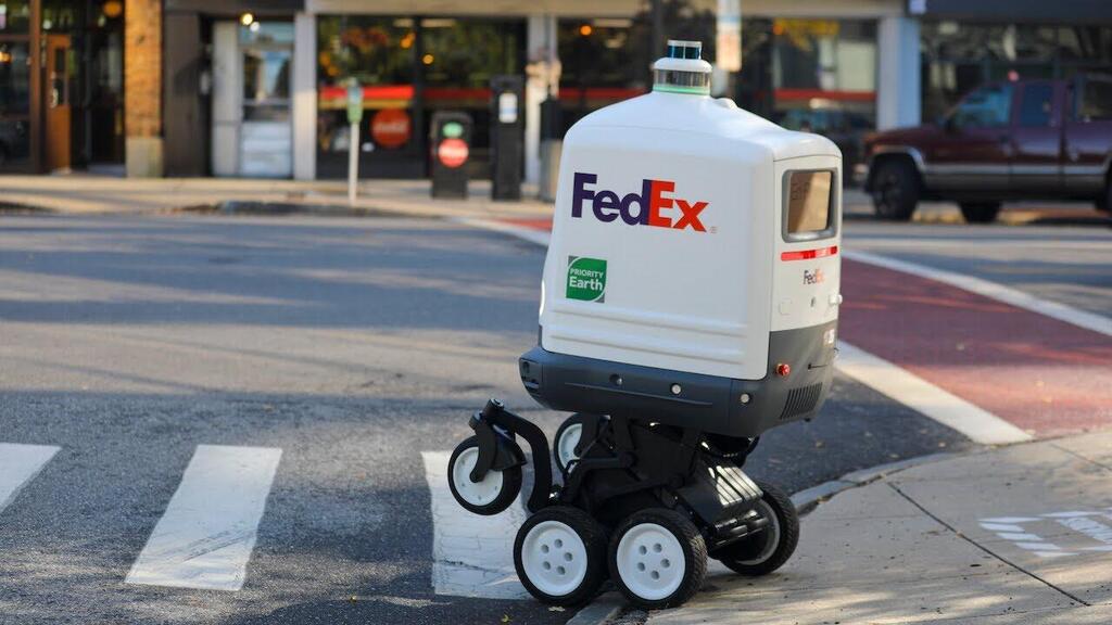 רובוט משלוחים רוקסו Roxo של פדקס