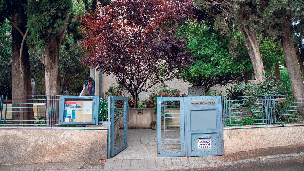צביון השכונה במחלוקת: תוכנית התחדשות עירונית מאיימת על בית עגנון בירושלים