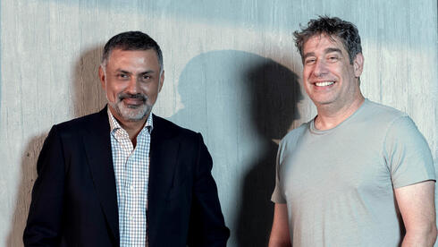 Nir Zuk (right) and Nikesh Arora. 