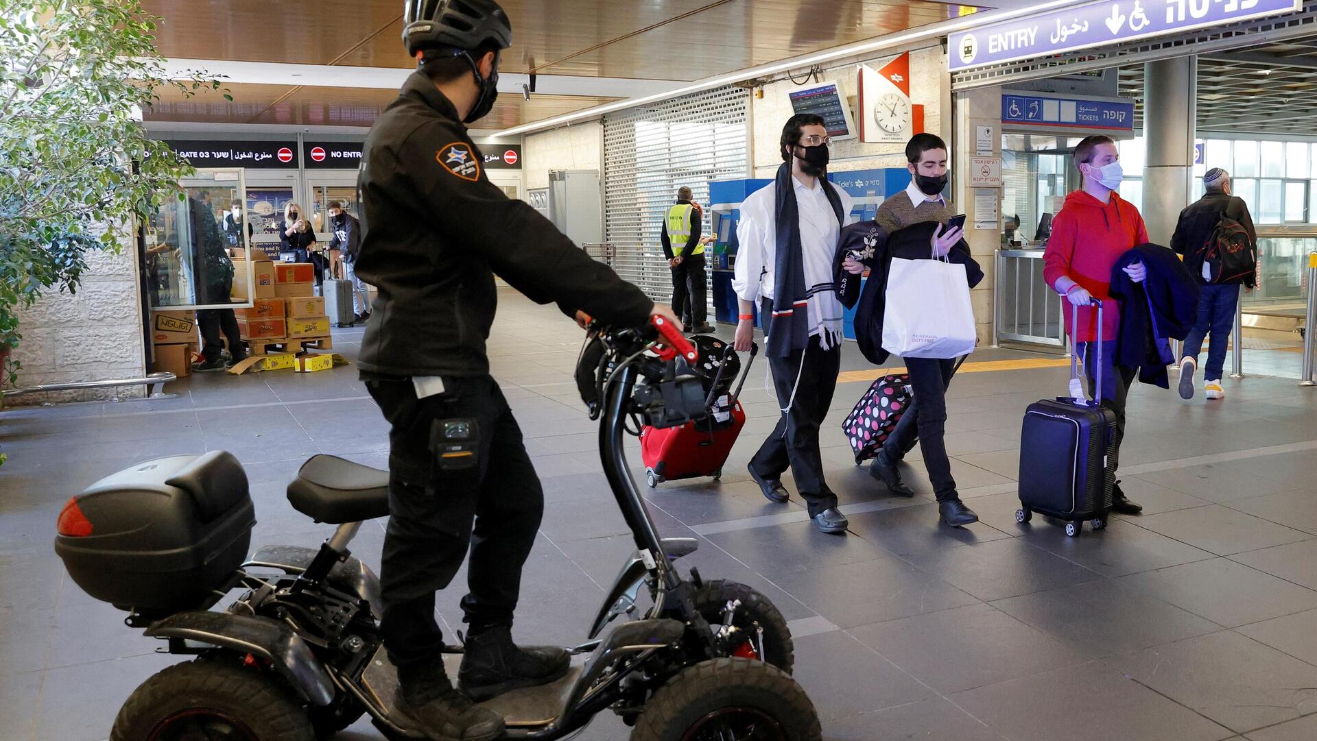 שוטר ב נתב"ג פרופיילינג