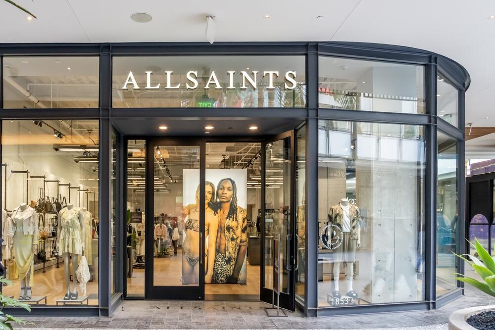 סניף של מותג האופנה הבריטי AllSaints ב לוס אנג'לס ארה"ב