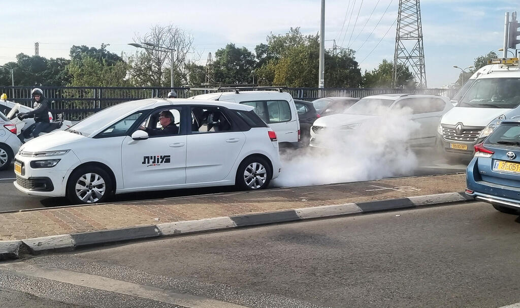 רכב זיהום אוויר פליטת מזהמים מרכב