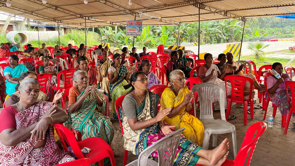 נשות הדייגים ההודיים במחאה על בניית הנמל נשים הודיות הודו
