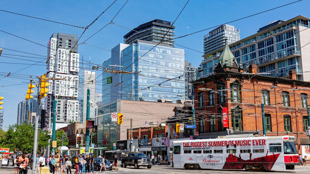 מגזין נדל"ן 30.11.22 רחוב במרכז העיר טורונטו