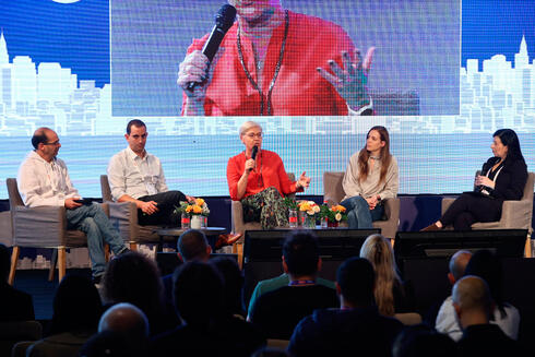 Tech TLV panel. 