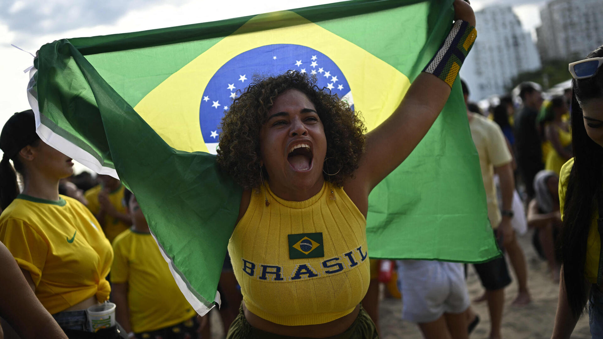 אוהדת ברזיל מונדיאל קטאר 2022