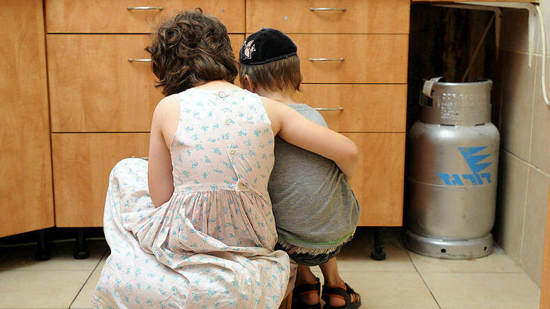 ילדים עניים עוני מצוקה כלכלית