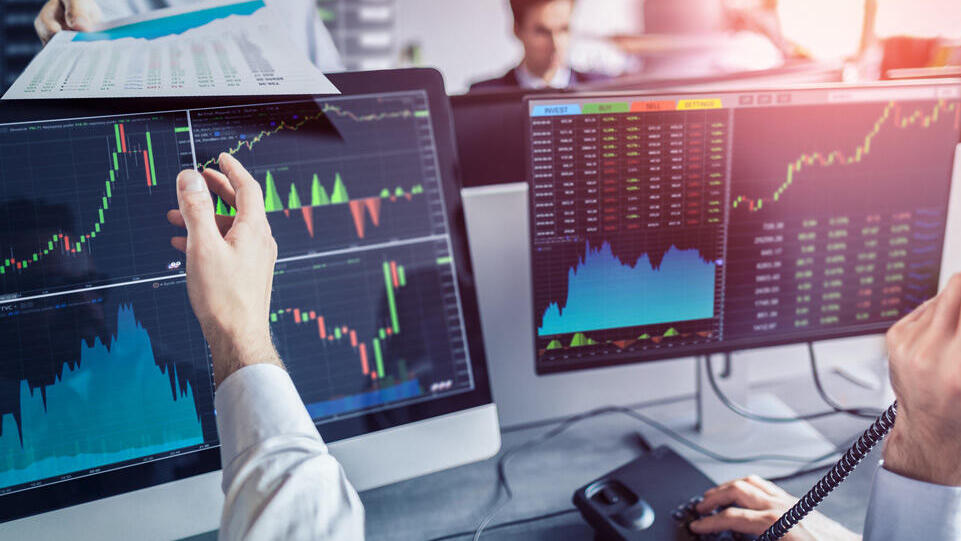 מהיום, כל אחד יכול לפתוח תיק השקעות עם סכום מינימלי ולהנות מהמומחיות ומהמקצועיות הניהולית שהייתה נגישה עד היום רק למשקיעים כבדים. 