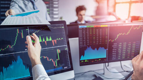 shutterstock ירידות בבורסה בת"א, נסיגה חדה במניות השבבים