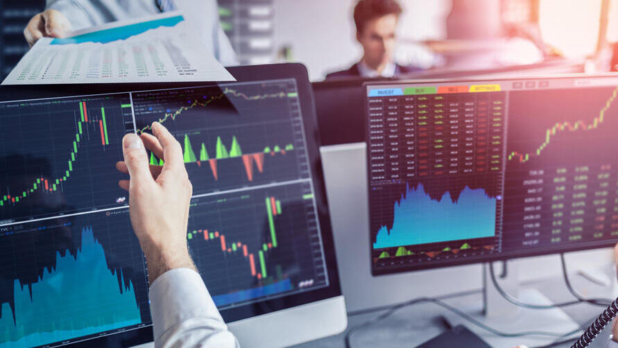 מהיום, כל אחד יכול לפתוח תיק השקעות עם סכום מינימלי ולהנות מהמומחיות ומהמקצועיות הניהולית שהייתה נגישה עד היום רק למשקיעים כבדים. 