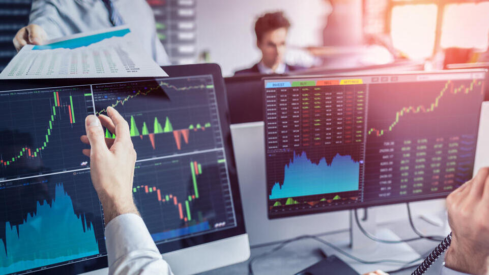 מהיום, כל אחד יכול לפתוח תיק השקעות עם סכום מינימלי ולהנות מהמומחיות ומהמקצועיות הניהולית שהייתה נגישה עד היום רק למשקיעים כבדים. 