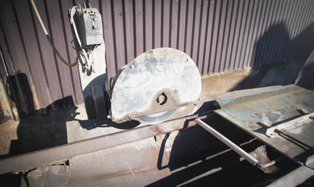 חברת המנסרים ביהלום-ניסור בטון בשיטת היהלום (freepik) חברת המנסרים ביהלום -ניסור בטון בשיטת היהלום