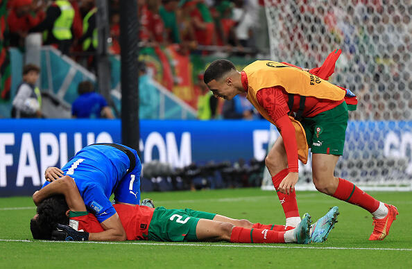 שחקני מרוקו חוגגים לאחר הניצחון על פורטוגל במשחק רבע גמר מונדיאל 2022