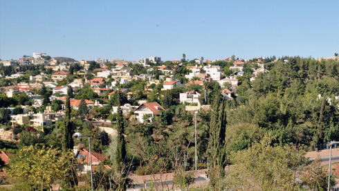 צילום: נחום סגל רגע לפני המלחמה: בכמה נמכרה וילה בכפר ורדים?