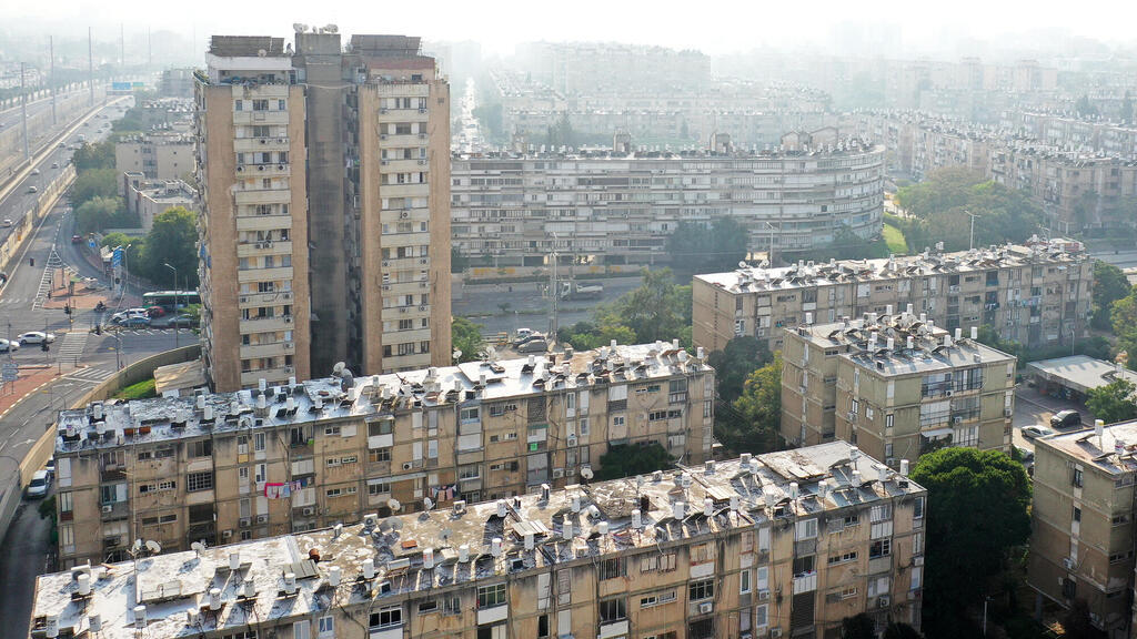 שיכונים ברחוב יוספטל בת ים (צילום: אוראל כהן) שיכונים ב רחוב יוספטל בת ים