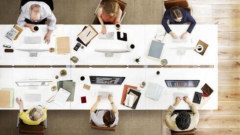 עובדי הייטק משרד אופן ספייס עבודה 