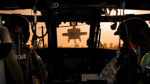 מסוקי סער טסים בשיירה, צילום: US Army