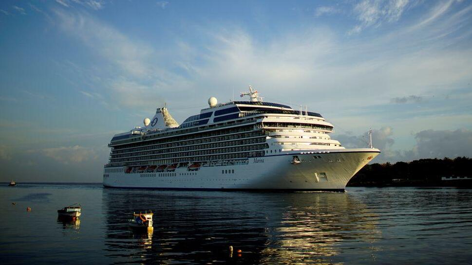 ספינה של נורוויג'יאן קרוז מגיעה לנמל הוואנה ב קובה