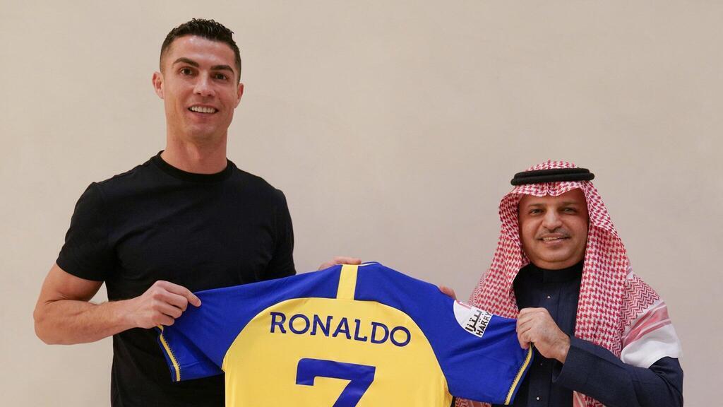 מהלך מפתיע בכדורגל העולמי: רונאלדו חתם באל-נאסר הסעודית