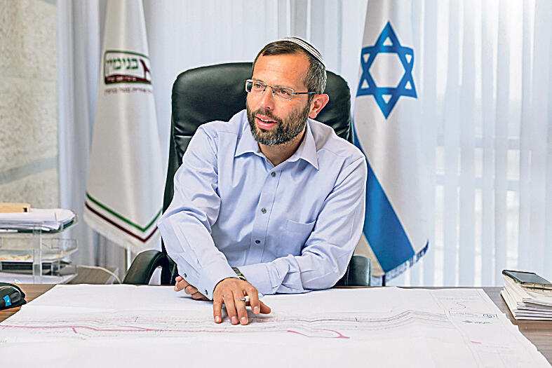 ישראל גנץ ראש המועצה האזורית מטה בנימין