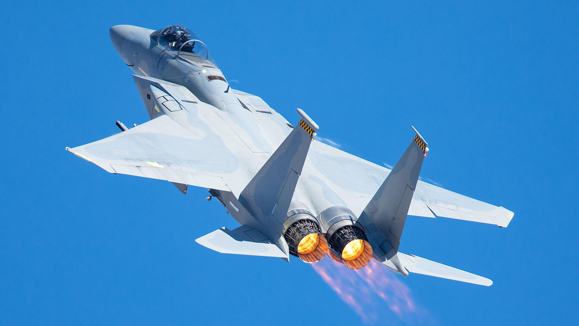 הקברניט F15 מטוס קרב