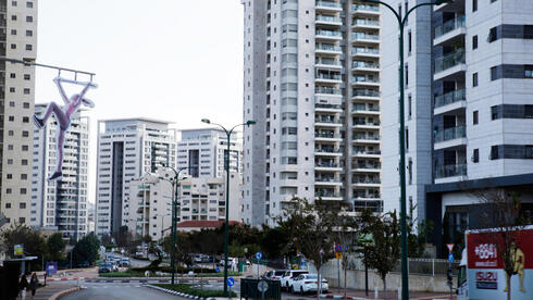 לגור בפתח תקווה: בכמה נמכרה דירת 4 חדרים בשכונת נווה גן