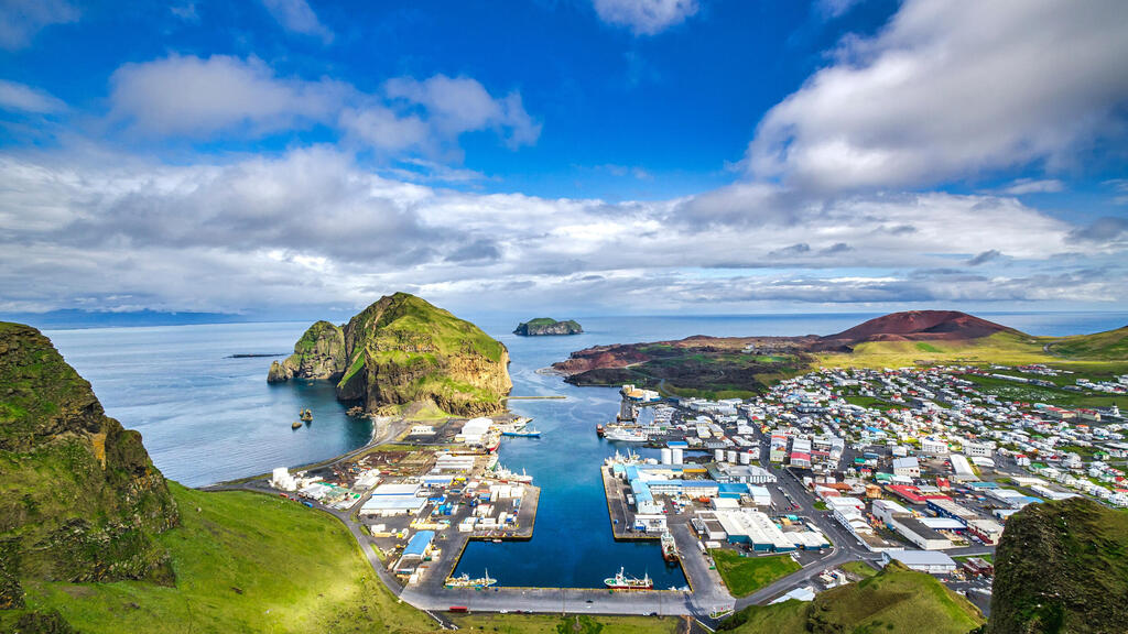 פוטו איים בודדים באירופה איסלנד heimaey