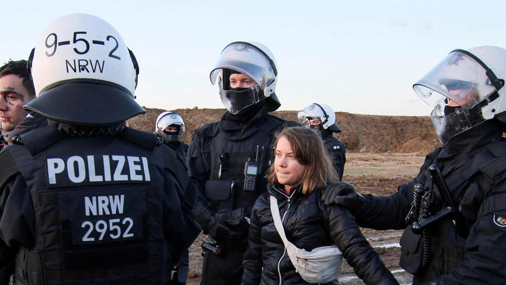 קטן עליה: משטרת גרמניה עיכבה את גרטה טונברג