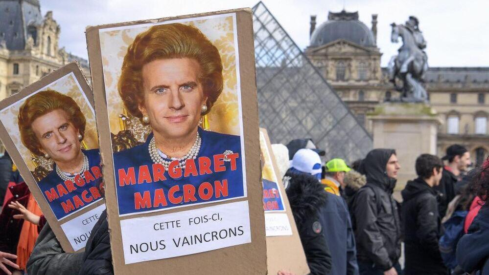 הפגנות נגד הרפורמה בפנסיה בצרפת מקרון בצורת מרגרט תאצ'ר