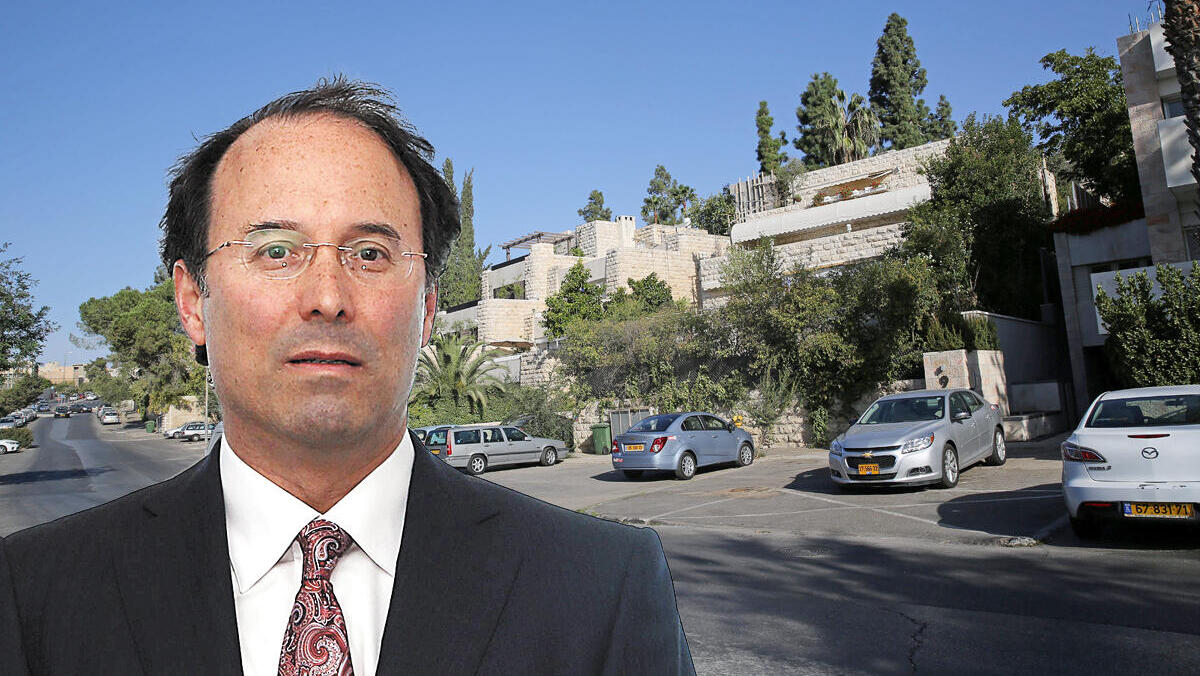 גארי ברנט נשיא ומייסד חברת אקסטל על רקע שכונת טלביה ירושלים