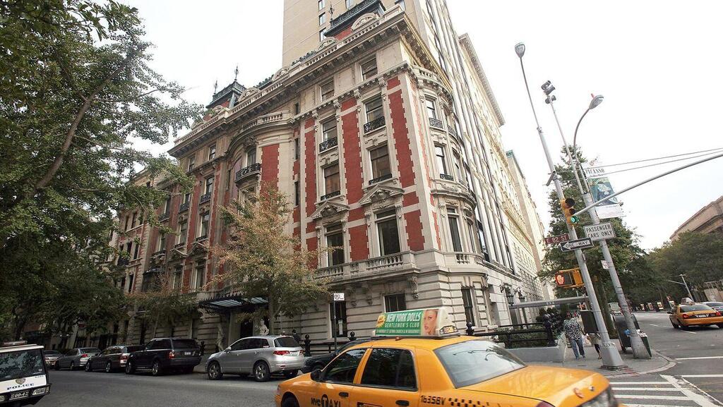 עבור 80 מיליון דולר: ביתו של קרלוס סלים בשדרה החמישית בניו יורק מוצע למכירה