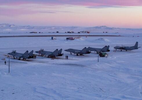 מיגים בזירה הארקטית. סנטה קלאוס לא יעז להתקרב, צילום: mili.ru