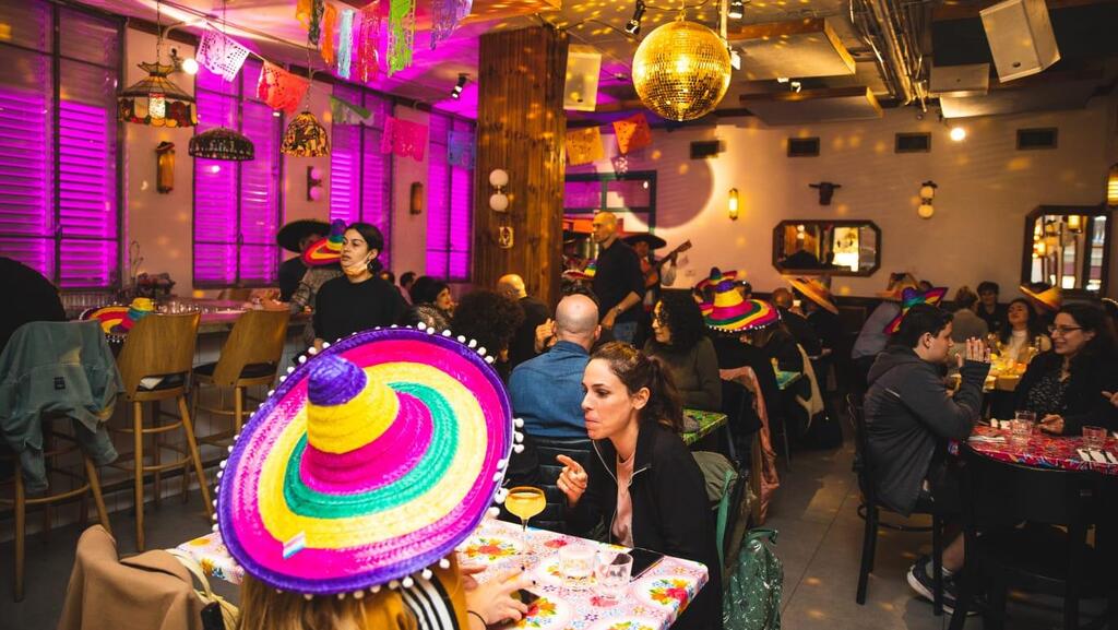לה מעלה: האוכל המקסיקני לא אותנטי, אבל האווירה מנצחת
