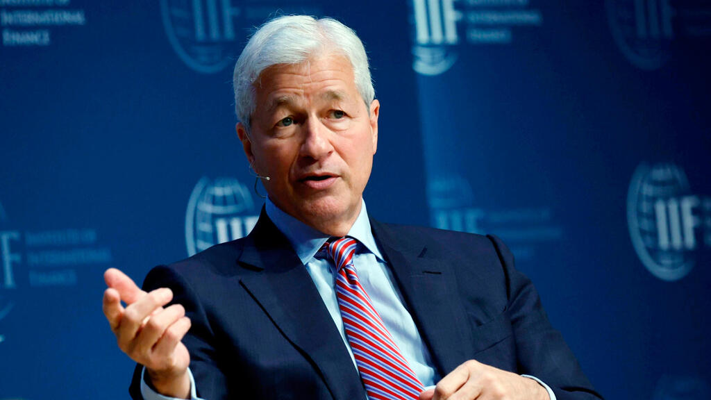 ג'יימי דיימון יו"ר ומנכ"ל ג'יי פי מורגן צ'ייס. "כשאני מסתובב בבניין המכשיר לא עליי" (צילום: Ting Shen/Bloomberg) ג'יימי דיימון יו"ר ומנכ"ל חברת ג'יי פי מורגן צ'ייס