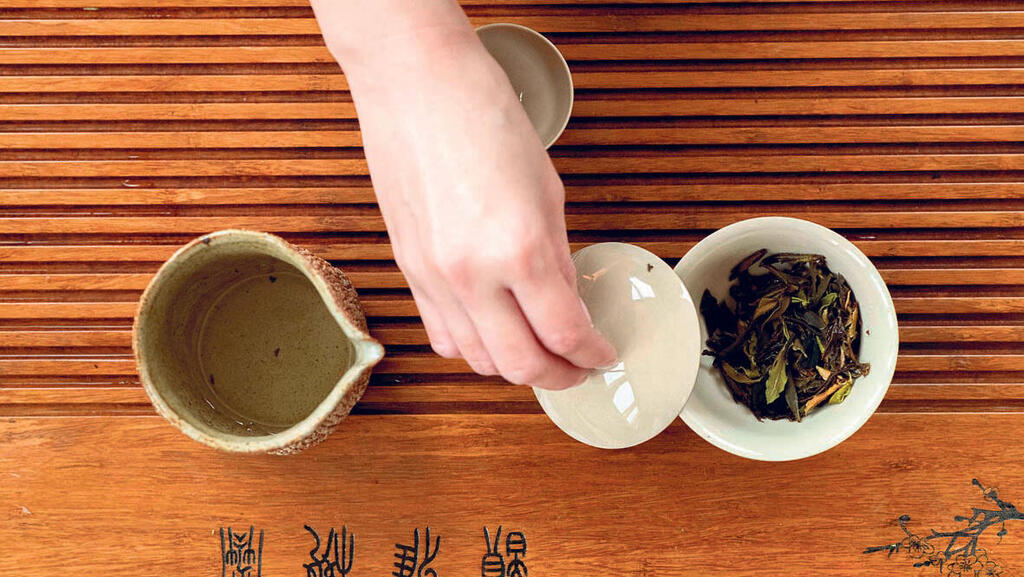 הונג קונג פינת דרום תל אביב: טקסים וסדנאות על התה הסיני